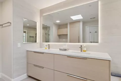 Bath - 61 Lloyden Dr, Atherton, CA 94027 photo 3 of 12