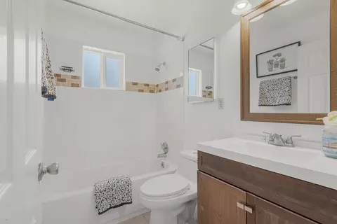 Bath - 1340 Sharp Ave, Campbell, CA 95008 photo 1 of 1