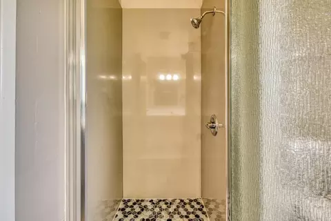 Bath - 1626 Cambrian Dr, Salinas, CA 93906 photo 2 of 4