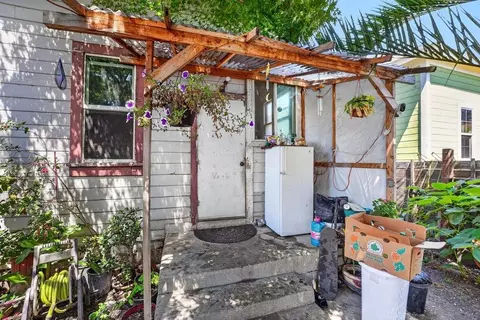 Exterior - 156 Elm St, Watsonville, CA 95076 photo 3 of 8