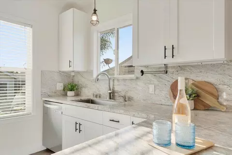 Kitchen - 249 Carpenteria Rd, Aromas, CA 95004 photo 2 of 3