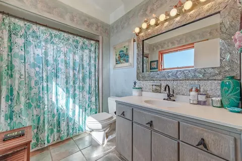 Bath - 4355 Opal Cliff Dr, Santa Cruz, CA 95062 photo 1 of 4
