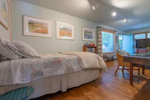 Bedroom - 4355 Opal Cliff Dr, Santa Cruz, CA 95062 photo 6 of 10