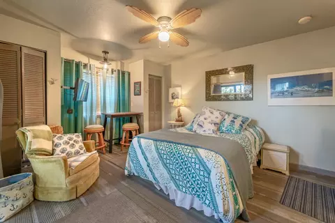 Bedroom - 4355 Opal Cliff Dr, Santa Cruz, CA 95062 photo 9 of 10