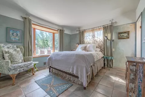 Bedroom - 4355 Opal Cliff Dr, Santa Cruz, CA 95062 photo 1 of 10