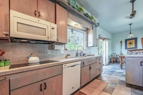 Kitchen - 4355 Opal Cliff Dr, Santa Cruz, CA 95062 photo 2 of 4