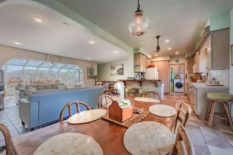 Dining - 4355 Opal Cliff Dr, Santa Cruz, CA 95062 photo 2 of 4