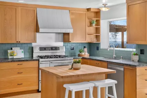 Kitchen - 7101 Viewpoint Rd, Aptos, CA 95003 photo 3 of 8