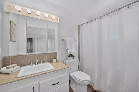 Bath - 7101 Viewpoint Rd, Aptos, CA 95003 photo 3 of 3