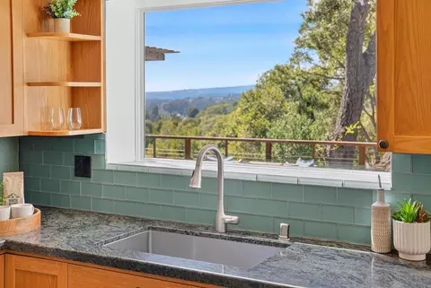 Kitchen - 7101 Viewpoint Rd, Aptos, CA 95003 photo 7 of 8