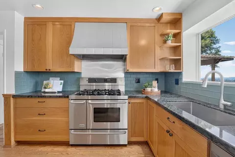 Kitchen - 7101 Viewpoint Rd, Aptos, CA 95003 photo 6 of 8
