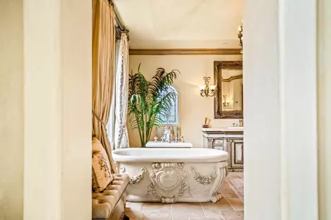 Bath - 1519 Riata Rd, Pebble Beach, CA 93953 photo 1 of 10