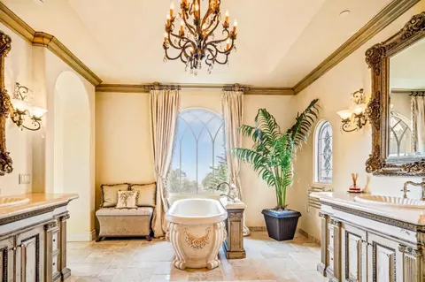 Bath - 1519 Riata Rd, Pebble Beach, CA 93953 photo 4 of 10