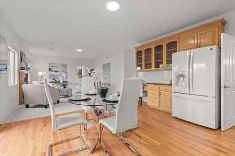 Dining - 10396 S Stelling Rd, Cupertino, CA 95014 photo 4 of 4