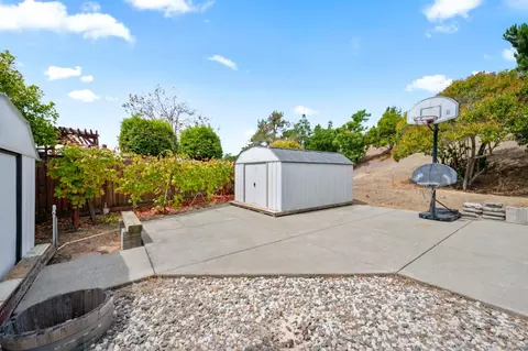 Exterior - 106 Carousel Dr, Vallejo, CA 94589 photo 6 of 6