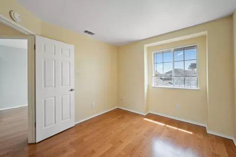 Bedroom - 106 Carousel Dr, Vallejo, CA 94589 photo 4 of 7
