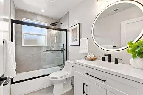 Bath - 314 Beverly Ave, Millbrae, CA 94030 photo 1 of 2