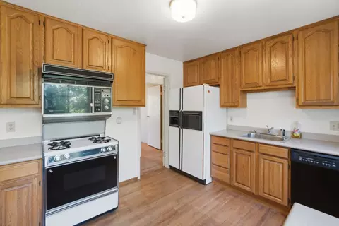 Kitchen - 1527 Madeira Dr, Pacifica, CA 94044 photo 2 of 3