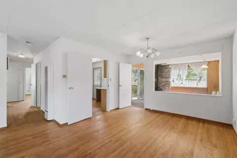 Living - 1527 Madeira Dr, Pacifica, CA 94044 photo 3 of 6