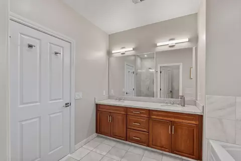 Bath - 244 View St, Mountain View, CA 94041 photo 7 of 9