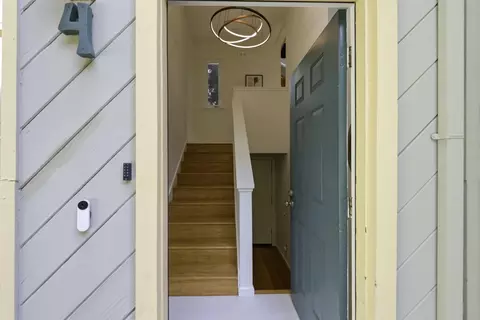 Entry Way - 620 Mariposa Ave 4, Mountain View, CA 94041 photo 1 of 1