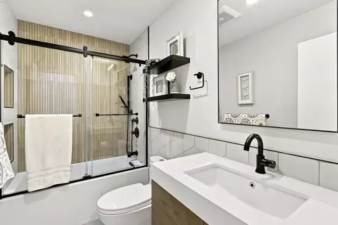Bath - 620 Mariposa Ave 4, Mountain View, CA 94041 photo 4 of 5