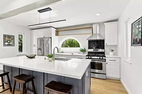 Kitchen - 620 Mariposa Ave 4, Mountain View, CA 94041 photo 1 of 5