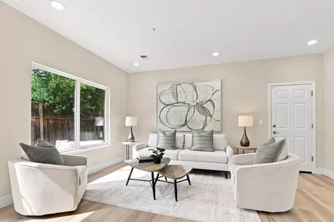 Living - 105 Glen Alpine Ct, Mountain View, CA 94043 photo 4 of 6