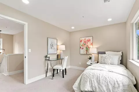 Bedroom - 105 Glen Alpine Ct, Mountain View, CA 94043 photo 10 of 10