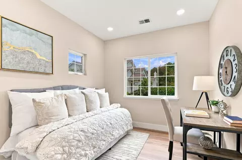 Bedroom - 105 Glen Alpine Ct, Mountain View, CA 94043 photo 1 of 10