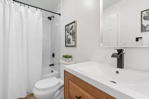 Bath - 3340 Goodway Ct, Soquel, CA 95073 photo 2 of 3
