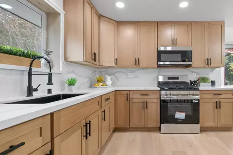 Kitchen - 3340 Goodway Ct, Soquel, CA 95073 photo 2 of 3