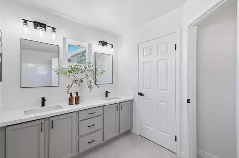 Bath - 101 Beacon St, Mountain View, CA 94040 photo 3 of 5