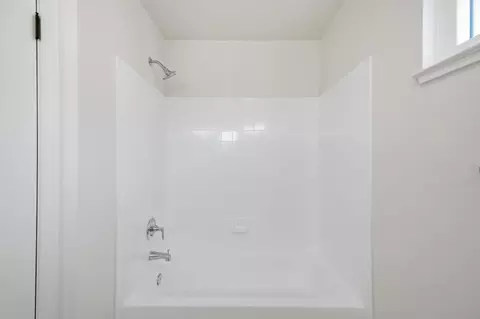 Bath - 101 Beacon St, Mountain View, CA 94040 photo 4 of 5