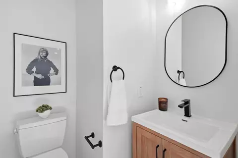 Bath - 101 Beacon St, Mountain View, CA 94040 photo 1 of 5
