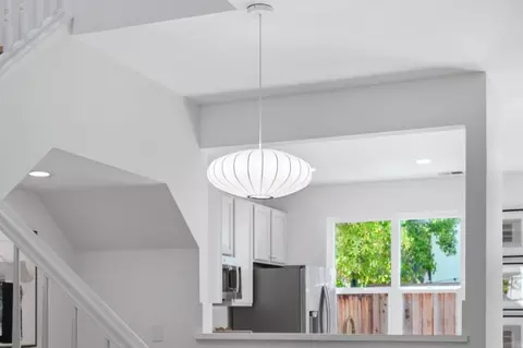 Entry Way - 101 Beacon St, Mountain View, CA 94040 photo 1 of 4