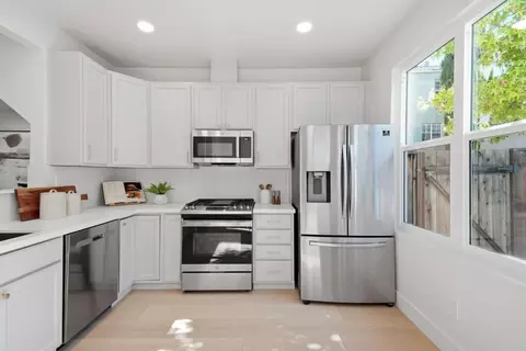 Kitchen - 101 Beacon St, Mountain View, CA 94040 photo 3 of 6