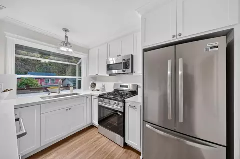 Kitchen - 836 Big Bend Dr, Pacifica, CA 94044 photo 1 of 3