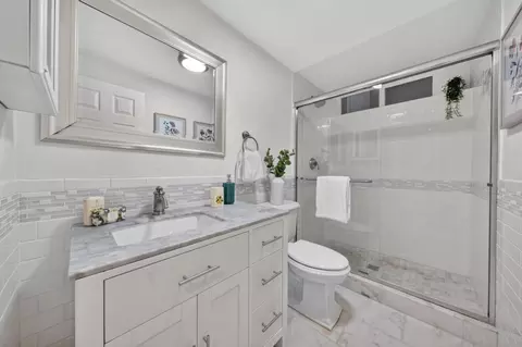 Bath - 836 Big Bend Dr, Pacifica, CA 94044 photo 5 of 6