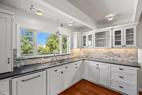 Kitchen - 10115 Parrish View Dr, Gilroy, CA 95020 photo 5 of 5