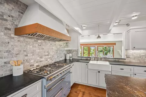 Kitchen - 10115 Parrish View Dr, Gilroy, CA 95020 photo 3 of 5