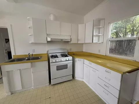 Kitchen - 104 Wilson Ave, Vallejo, CA 94590 photo 1 of 2