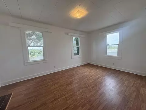 Living - 104 Wilson Ave, Vallejo, CA 94590 photo 2 of 2