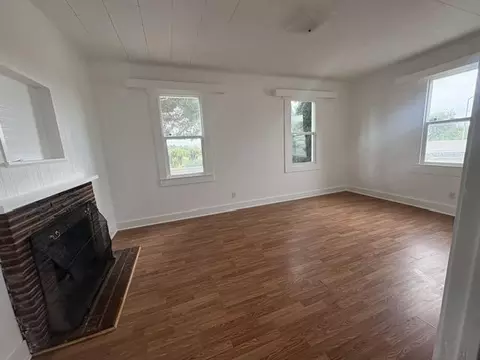 Living - 104 Wilson Ave, Vallejo, CA 94590 photo 1 of 2