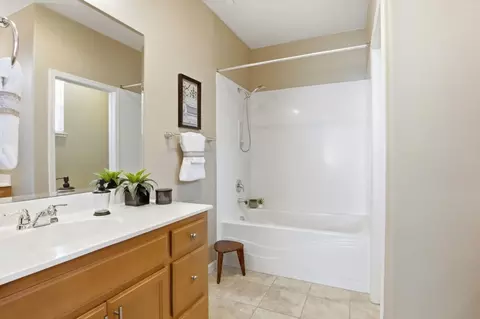 Bath - 57 Regency Pl, Hayward, CA 94544 photo 2 of 4