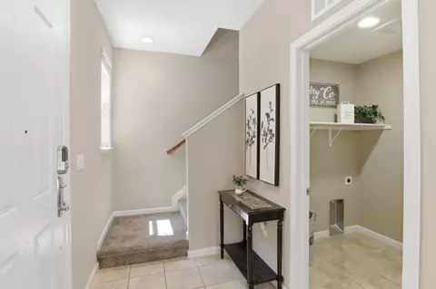 Entry Way - 57 Regency Pl, Hayward, CA 94544 photo 2 of 3