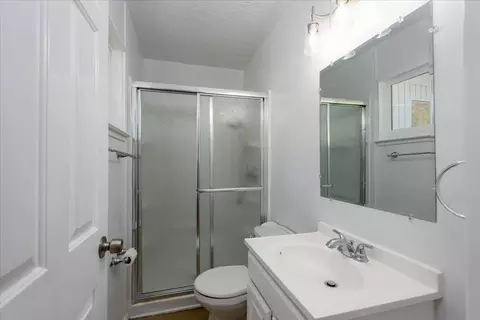 Bath - 16 Malavear Ct, Pacifica, CA 94044 photo 1 of 3