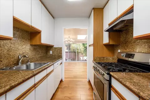 Kitchen - 16 Malavear Ct, Pacifica, CA 94044 photo 2 of 2