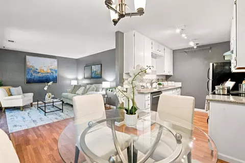 24 Emery Bay Dr, Emeryville, CA 94608