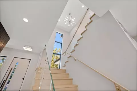 Entry Way - 1203 Farley St, Mountain View, CA 94043 photo 3 of 4
